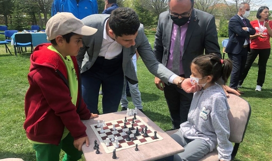 Açık hava satranç turnuvası